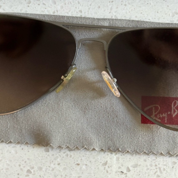Ray Ban Aviators - Picture 4 of 4